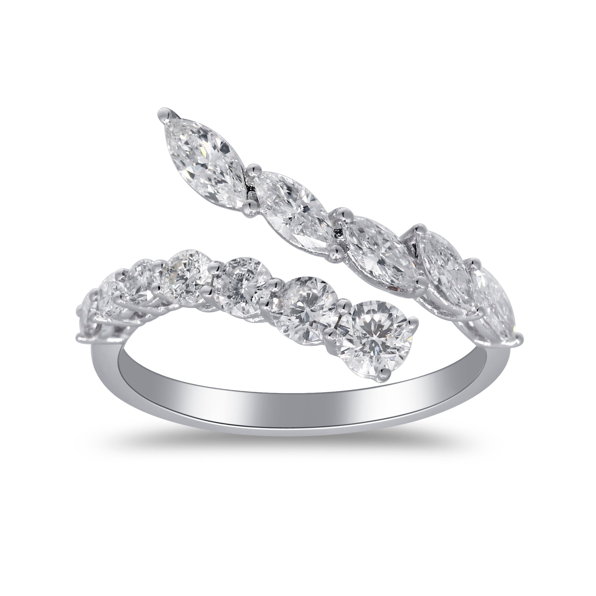 18K WHITE DIAMOND RING