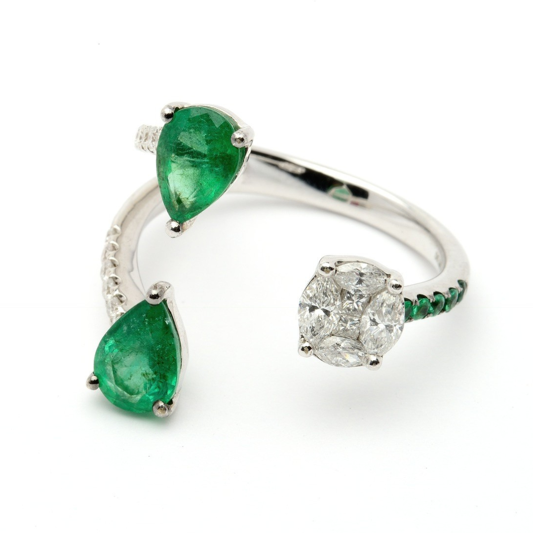 18K WHITE EMERALD RING - SELVARIA