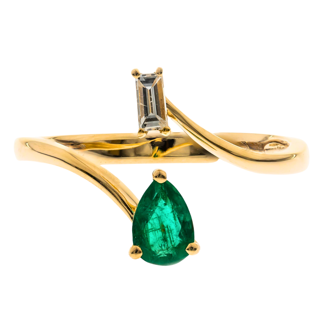 AXIS - YELLOW GOLD EMERALD RING