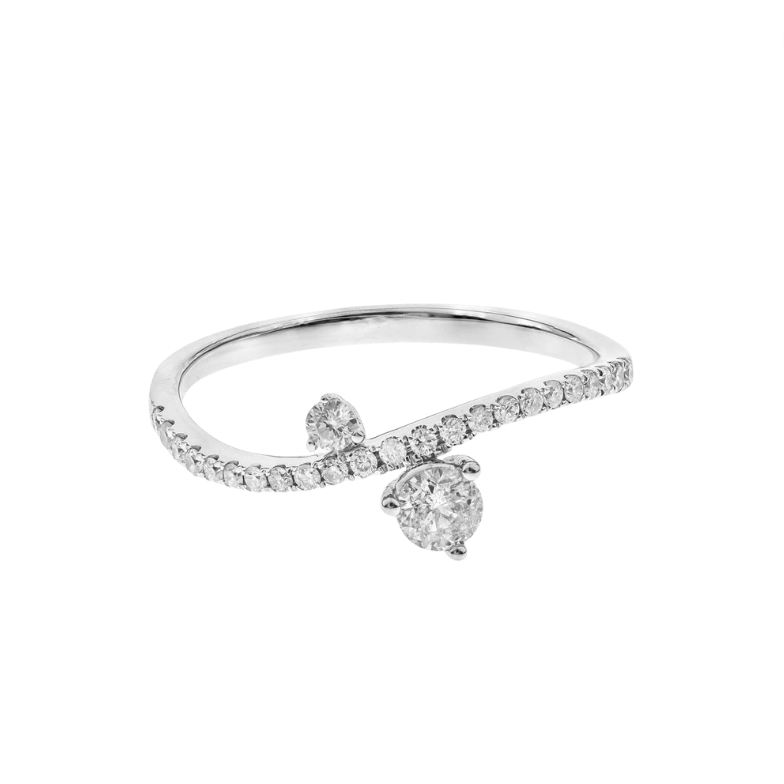 18K WHITE  DIAMOND RING